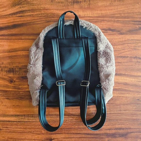 ❌SOLD❌ [NWT] CHARLOTTE RUSSE | Fuzzy Backpack - Picture 2 of 5
